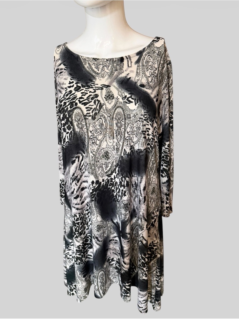 Asymmetrical Black & White Paisley Print Women's Dress